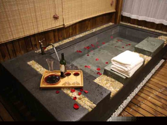 云海观洱海火山汤池阳光套房