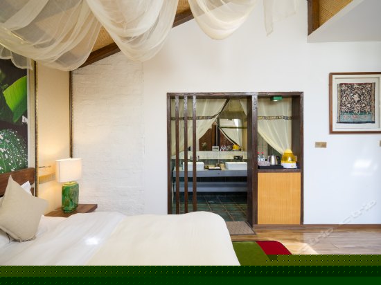 花月夜东南亚大床房