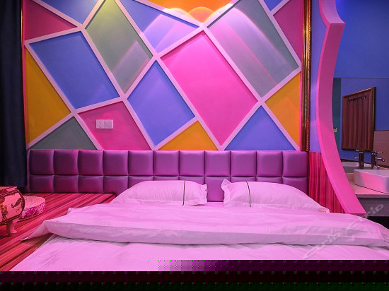 榻榻米主题大床房