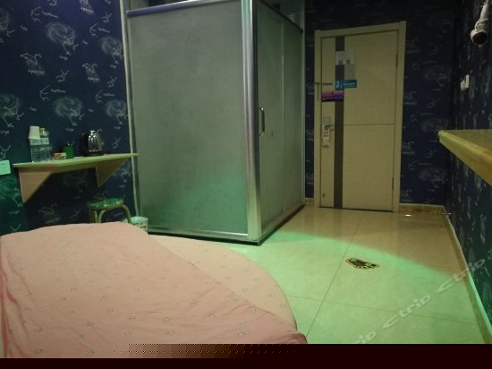 时尚圆床房