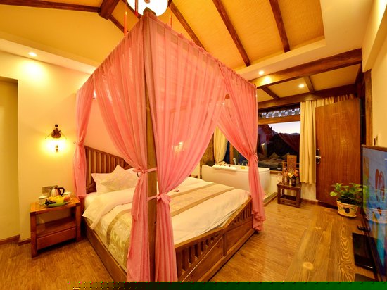 豪华观景浴缸房