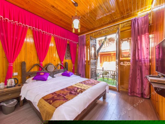 一楼阳光大床房