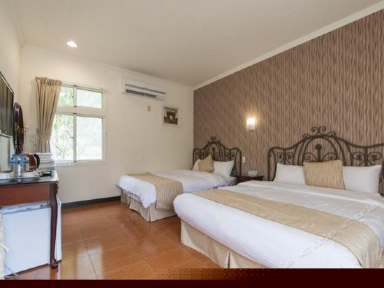 南湾湖畔标准四人房