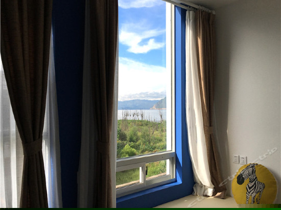 观海榻榻米大床房