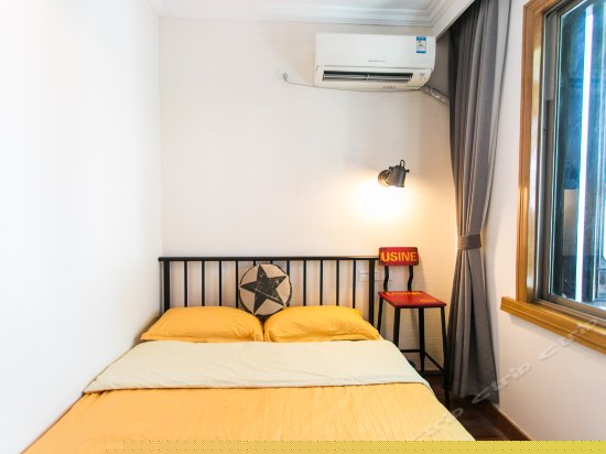 若水loft工业风大床房