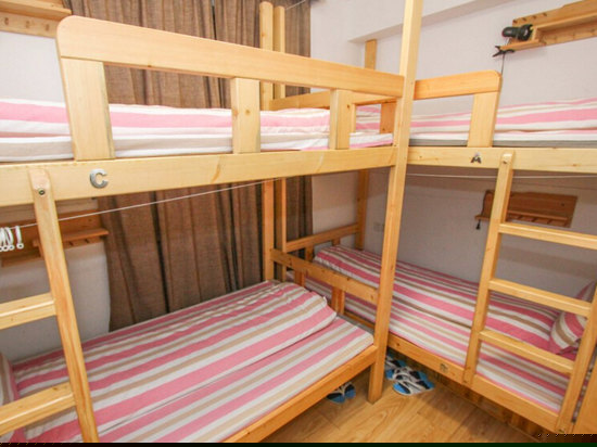 女生六人间(床位)(公卫)