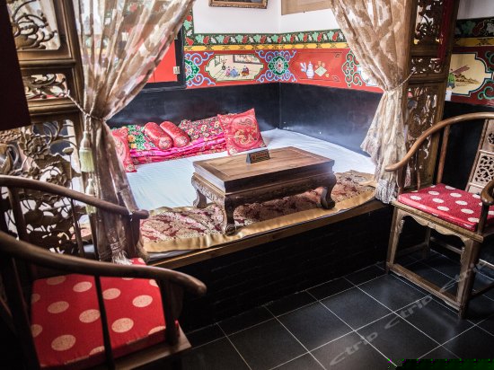 豪华龙凤民俗土炕房