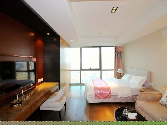 商务城景大床房