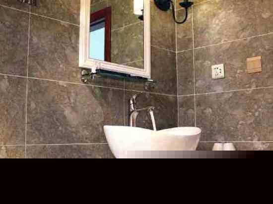 侧面田园景观大床房