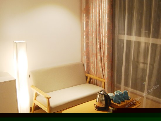 顶层精致家庭房