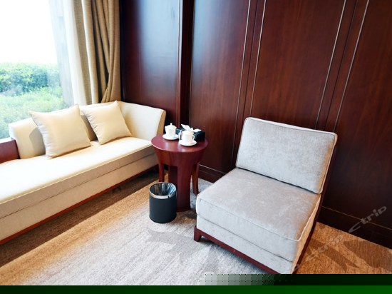 豪华无敌海景大床房