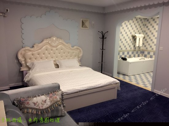 冰雪奇缘豪华浴缸房