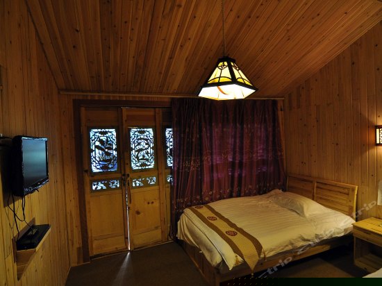 一楼湖景双床房