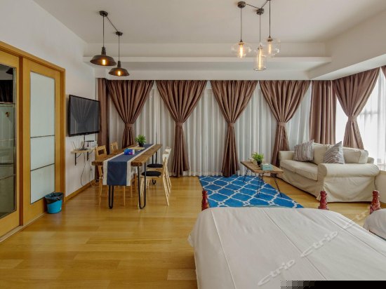 闲空间豪华四人套房