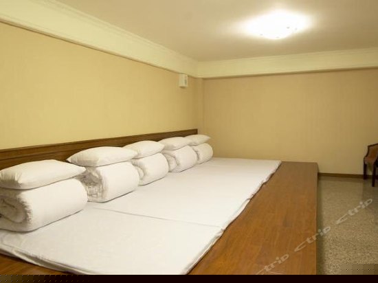 豪华商务八人房