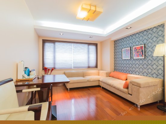 景观豪华大床房