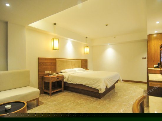 高级园景大床房