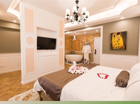 秘密花园高级主题房