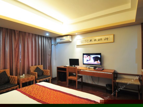 豪华电脑大床房