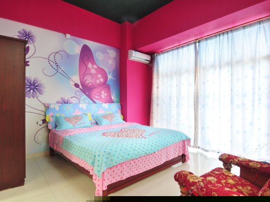 粉红蝶影海景套房