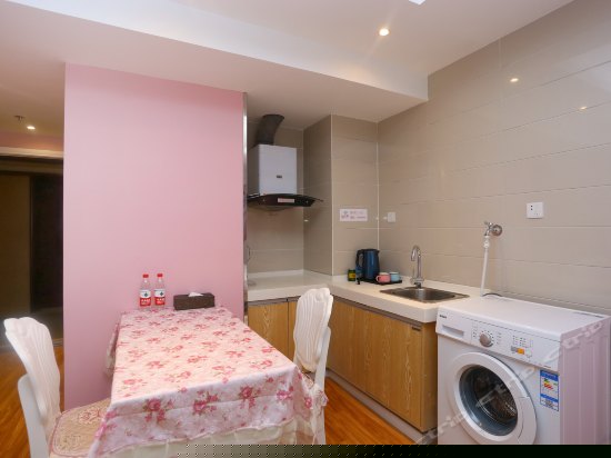 粉色梦幻大床房