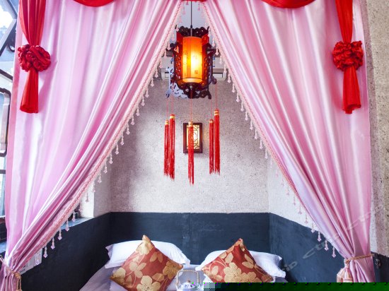 朱楼碧瓦豪华土炕房