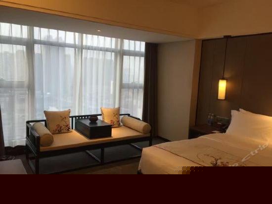 豪华城景单人房