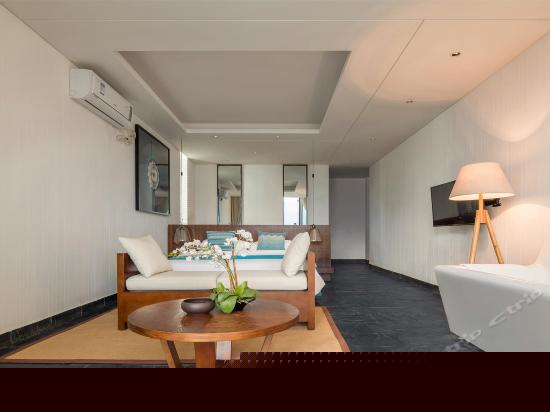 蜜月阳台海景大床房