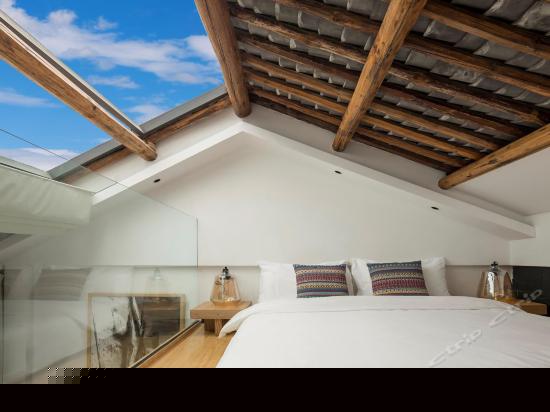 小汤池阁楼星空复式海景房