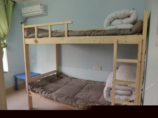 男生四人床位间(公卫)