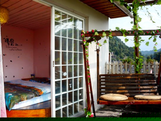 甜蜜江景大床房