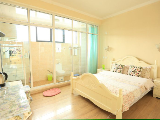 鹊桥仙雅致阳光大床房