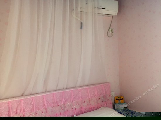 春色满园飘窗园景大床房