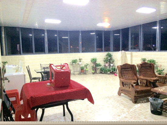 三房三卫一娱乐室