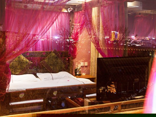 全景复式家庭房