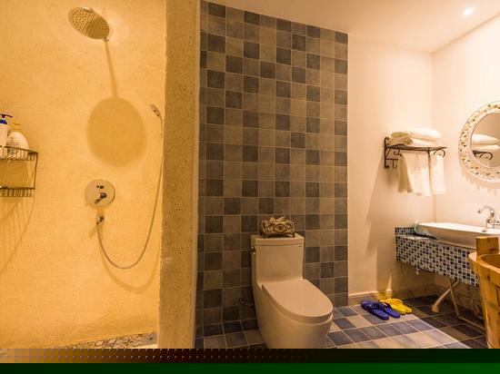 花园阳台大床房