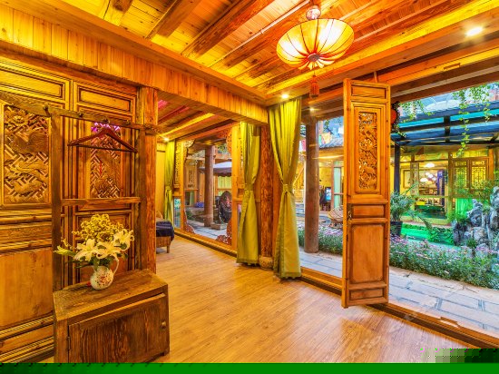 特色蜜月圆床房