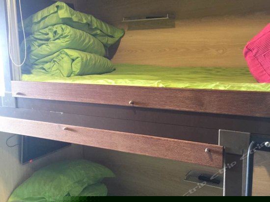 男女混合太空舱(无窗)