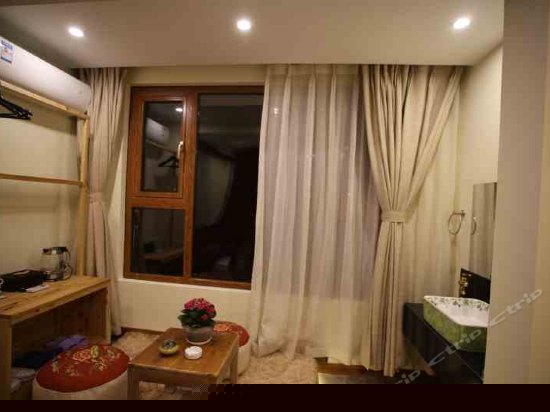 云巢豪华榻榻米观苍山情趣房