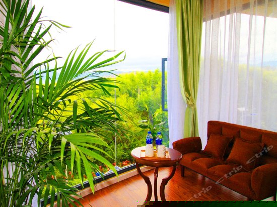 尊贵海景大床房