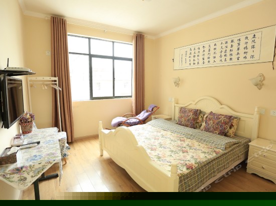 一剪梅温馨阳光超大床房