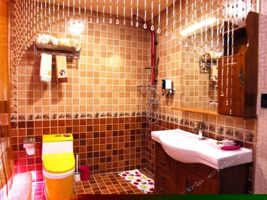 豪华按摩浴缸房