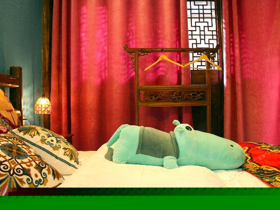 花盏庭一楼大床房