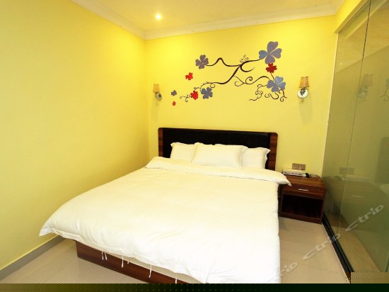 罗曼蒂克浪漫大床房