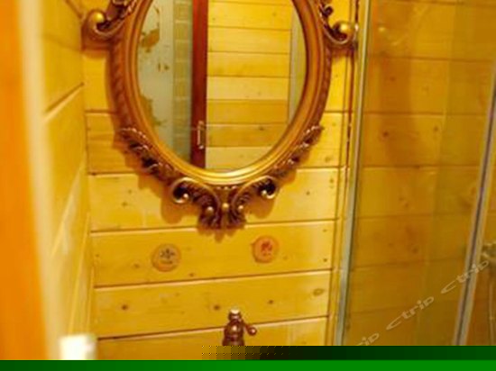 木屋三卧室温泉别墅