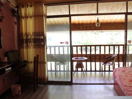 临江大阳台大床观景房（真爱一生）