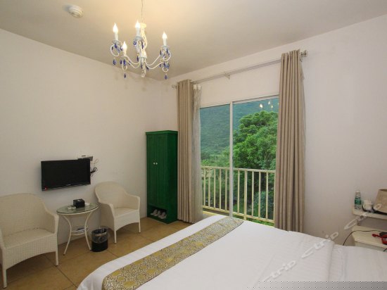 现代简约风格大床房