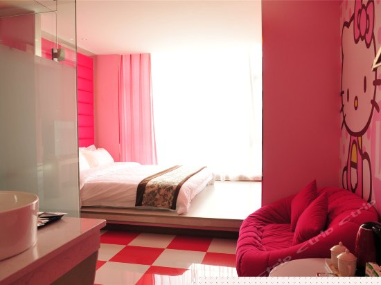 HELLOKITTY海景大床房