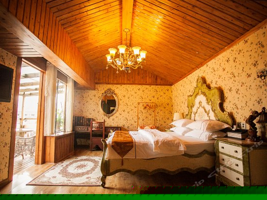 宫（超大江景阳台大床房）