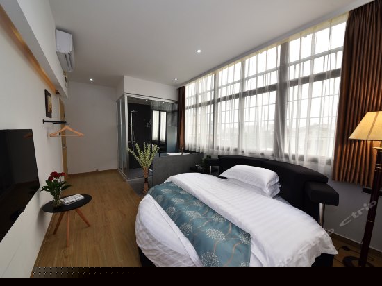 至尚精品圆床房